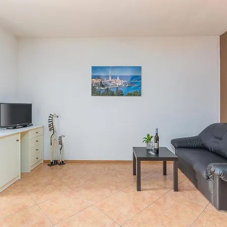 Apartment Maric *
